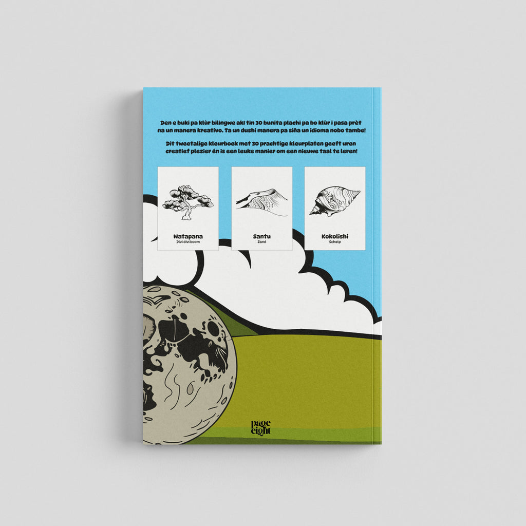 Achterkant van Natuur Kleurboek Deel 1. De flaptekst is te lezen in het Papiamentu en Nederlands. De illustratie toont een volle maan en drie voorbeeldkleurplaten: een boom (Watapana), zand (Santu) en een schelp (Kokolishi).