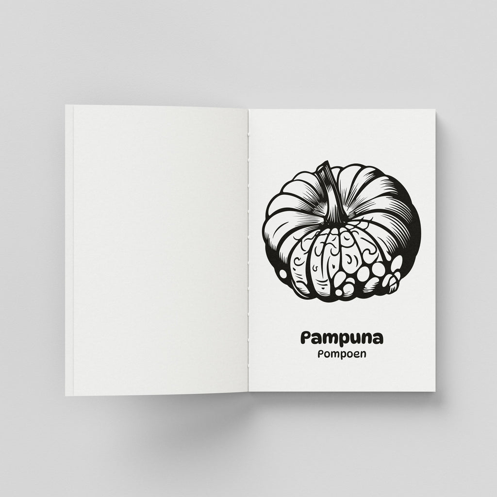 Een open binnenpagina van een kleurboek met aan de rechterzijde de lijntekening van een pompoen (Pampuna in het Papiamentu en Pompoen in het Nederlands). De pompoen is versierd met een patroon van krullen.
